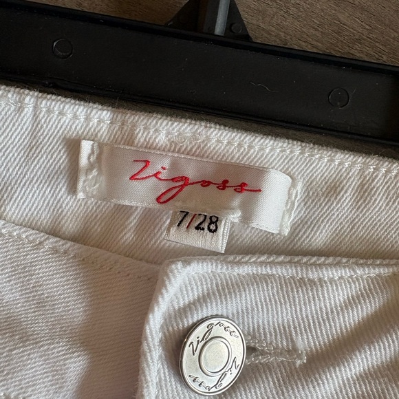 NWT Vigoss White Studded Jean Shorts - Picture 4 of 5